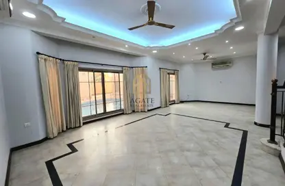 فيلا - 3 غرف نوم - 4 حمامات للايجار في الحد - المحرق