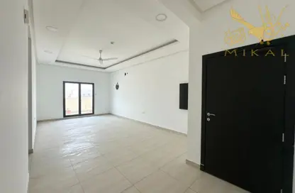 Apartment - 4 Bedrooms - 4 Bathrooms for rent in Hidd - Muharraq Governorate