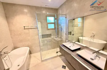 فيلا - 5 غرف نوم - 5 حمامات للايجار في الجنبية - المحافظة الشمالية