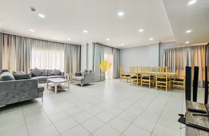 Apartment - 2 Bedrooms - 3 Bathrooms for rent in Al Juffair - Capital Governorate