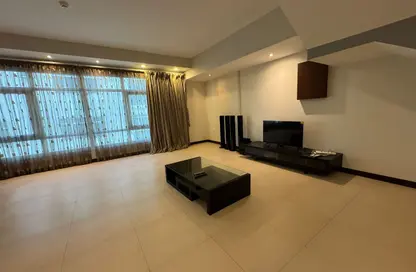 Apartment - 2 Bedrooms - 3 Bathrooms for rent in Al Juffair - Capital Governorate