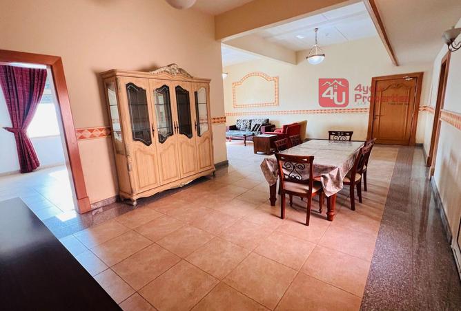 981745 - Property Image 2