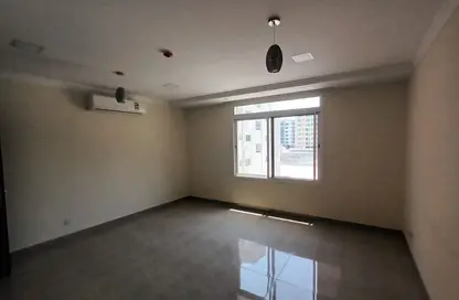 شقة - 2 غرف نوم - 2 حمامات للايجار في الجنبية - المحافظة الشمالية