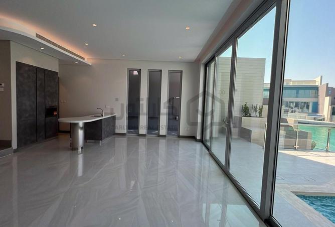 967431 - Property Image 3