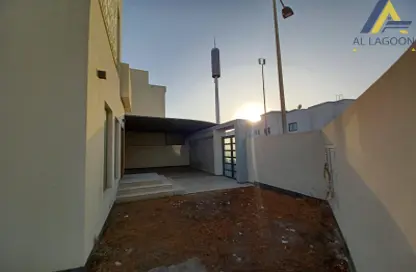 فيلا - 4 غرف نوم - 4 حمامات للايجار في مدينة حمد - المحافظة الشمالية