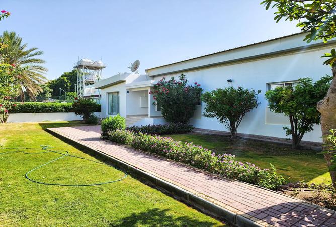 982044 - Property Image 2