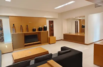 Apartment - 2 Bedrooms - 2 Bathrooms for rent in Al Juffair - Capital Governorate