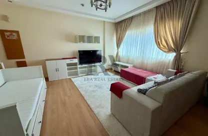 Apartment - 1 Bedroom - 2 Bathrooms for sale in Sanabis - Manama - Capital Governorate