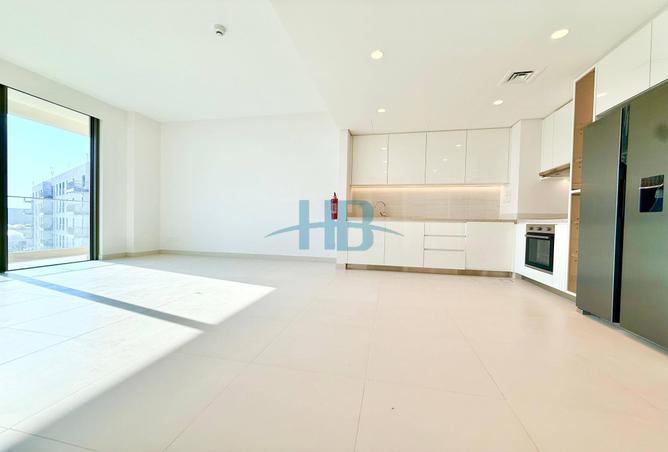 984402 - Property Image 2