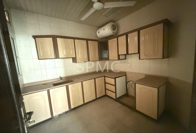 983716 - Property Image 2