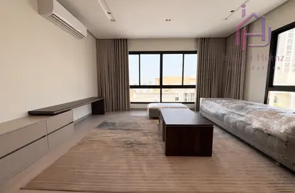 Apartment - 2 Bedrooms - 2 Bathrooms for rent in Al Juffair - Capital Governorate