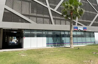 Retail - Studio - 2 Bathrooms for rent in Seef - Capital Governorate