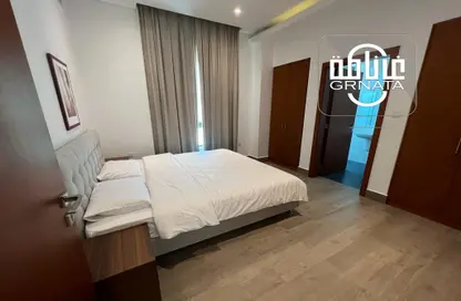 Room / Bedroom image for: Apartment - 2 Bedrooms - 2 Bathrooms for rent in Janabiya - Northern Governorate, Image 1