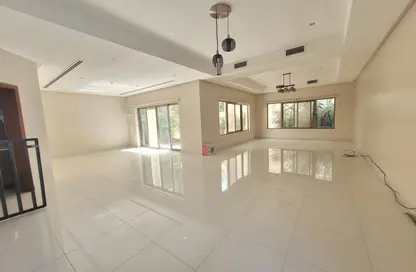 Compound - 3 Bedrooms - 4 Bathrooms for rent in Sehla - Northern Governorate