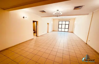 Apartment - 3 Bedrooms - 3 Bathrooms for rent in Sanabis - Manama - Capital Governorate Apartment - 3 Bedrooms - 3 Bathrooms for rent in Sanabis - Manama - Capital Governorate