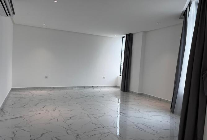 957995 - Property Image 3