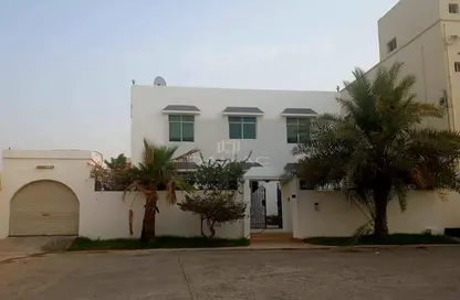 فيلا - 6 غرف نوم - 6 حمامات للبيع في عالي - المحافظة الوسطى