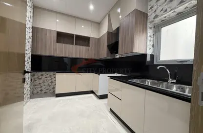 Apartment - 2 Bedrooms - 2 Bathrooms for rent in Salmaniya - Manama - Capital Governorate