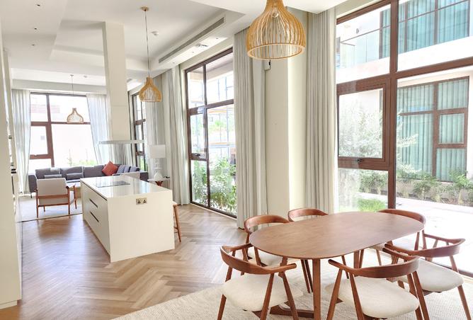 952716 - Property Image 2