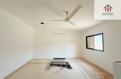 Bulk Rent Unit - Studio - 3 Bathrooms for rent in Hoora - Capital Governorate