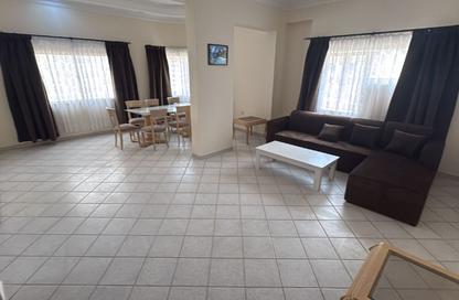 Apartment - 2 Bedrooms - 3 Bathrooms for rent in Al Juffair - Capital Governorate