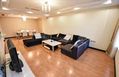 Apartment - 3 Bedrooms - 4 Bathrooms for rent in Abraj Al Lulu - Manama - Capital Governorate