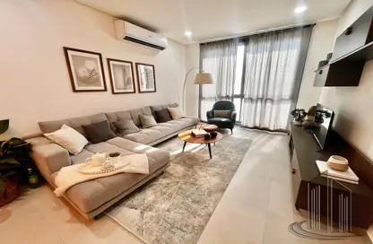 Living Room image for: Apartment - 3 Bedrooms - 5 Bathrooms for sale in Galali - Muharraq Governorate, Image 1