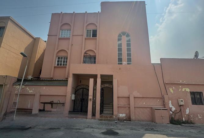 985794 - Property Image 2