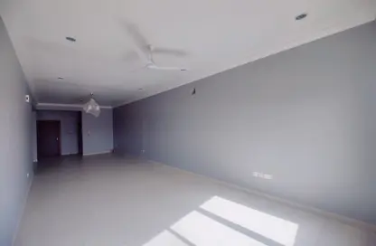 Apartment - 2 Bedrooms - 2 Bathrooms for rent in Galali - Muharraq Governorate