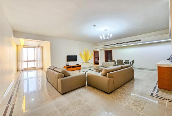 981605 - Property Image 2