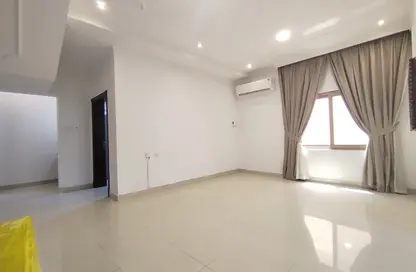 Villa - 3 Bedrooms - 5 Bathrooms for rent in Hidd - Muharraq Governorate