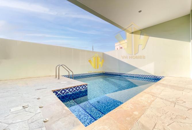 984269 - Property Image 2