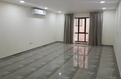 شقة - 2 غرف نوم - 2 حمامات للايجار في سار - المحافظة الشمالية