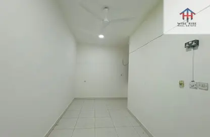 Apartment - Studio - 1 Bathroom for rent in Gudaibiya - Manama - Capital Governorate