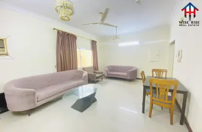 Living / Dining Room image for: Apartment - 3 Bedrooms - 2 Bathrooms for rent in Mahooz - Manama - Capital Governorate, Image 1