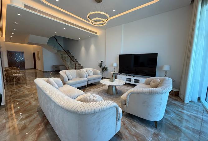 992444 - Property Image 2