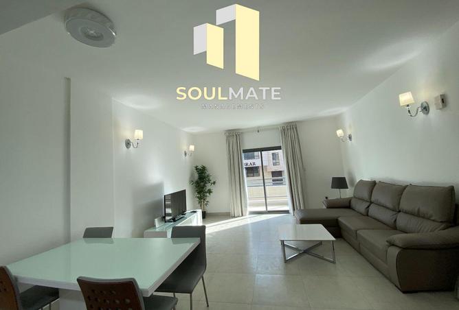 965229 - Property Image 2