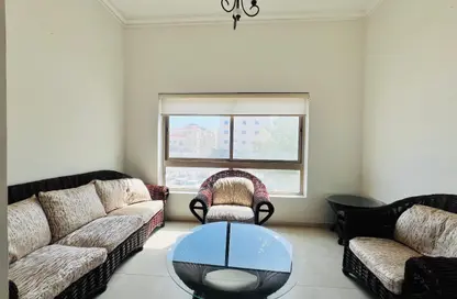 Villa - 3 Bedrooms - 3 Bathrooms for rent in Tubli - Central Governorate