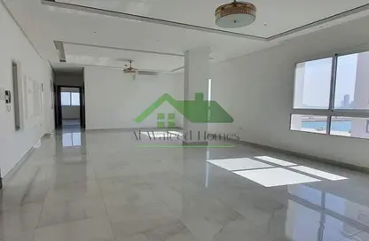 Apartment - 3 Bedrooms - 4 Bathrooms for rent in Hidd - Muharraq Governorate