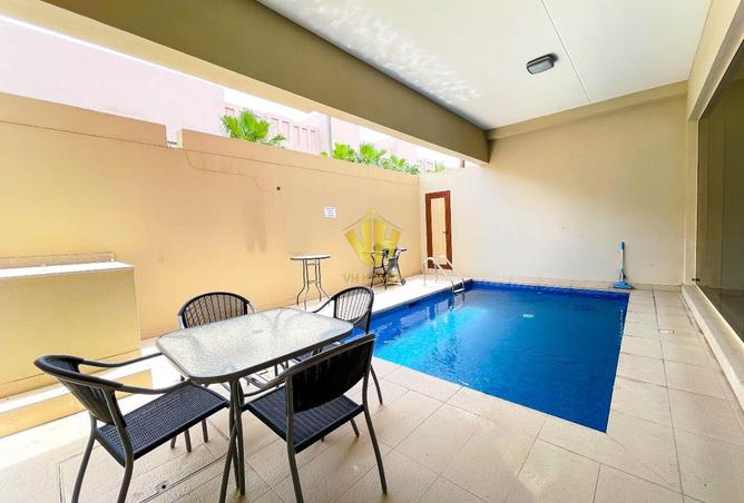 988374 - Property Image 2