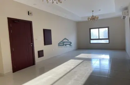 Empty Room image for: Apartment - 3 Bedrooms - 3 Bathrooms for rent in Busaiteen - Muharraq Governorate, Image 1