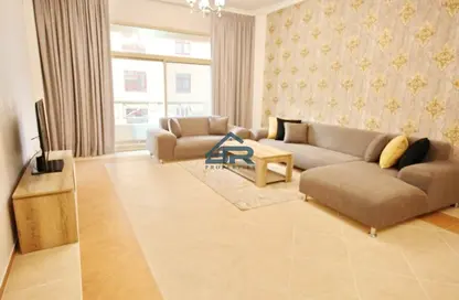 Living Room image for: Apartment - 3 Bedrooms - 3 Bathrooms for rent in Al Juffair - Capital Governorate, Image 1