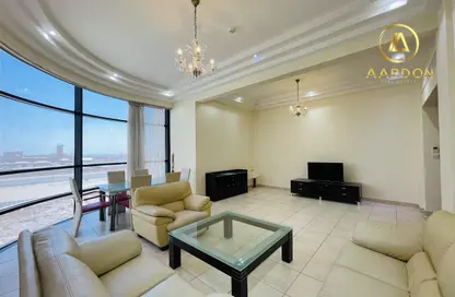 Apartment - 4 Bedrooms - 5 Bathrooms for rent in Al Juffair - Capital Governorate