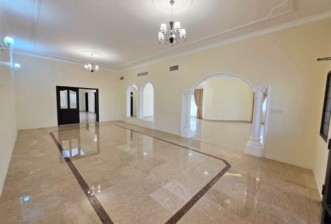 955249 - Property Image 3