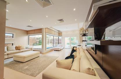 Villa - 4 Bedrooms - 5 Bathrooms for rent in Saar - Northern Governorate