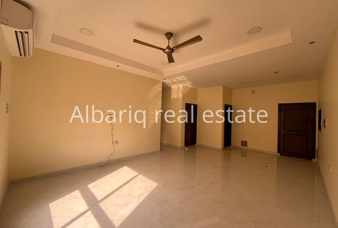 980587 - Property Image 2