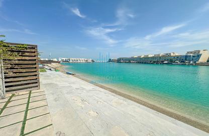 Villa - 4 Bedrooms - 6 Bathrooms for sale in Amwaj Islands - Muharraq Governorate