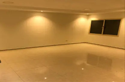 Apartment - 2 Bedrooms - 2 Bathrooms for rent in Busaiteen - Muharraq Governorate
