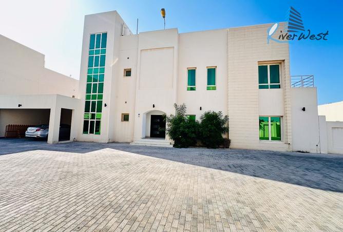 981258 - Property Image 2