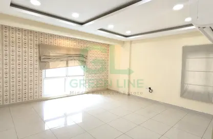 Apartment - 2 Bedrooms - 3 Bathrooms for rent in Hidd - Muharraq Governorate